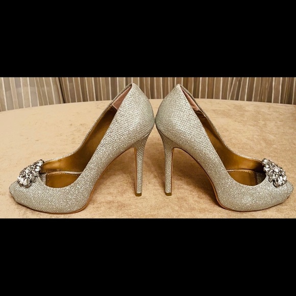 Beautiful never been worn silver pumps! Looks great for any formal event. - Picture 8 of 8
